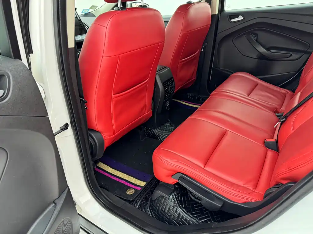 Ford Kuga 2016 — фото 11