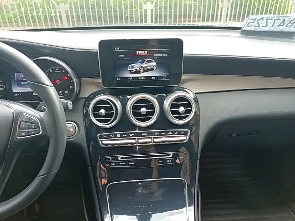 Mercedes-Benz GLC 2016 — фото 13