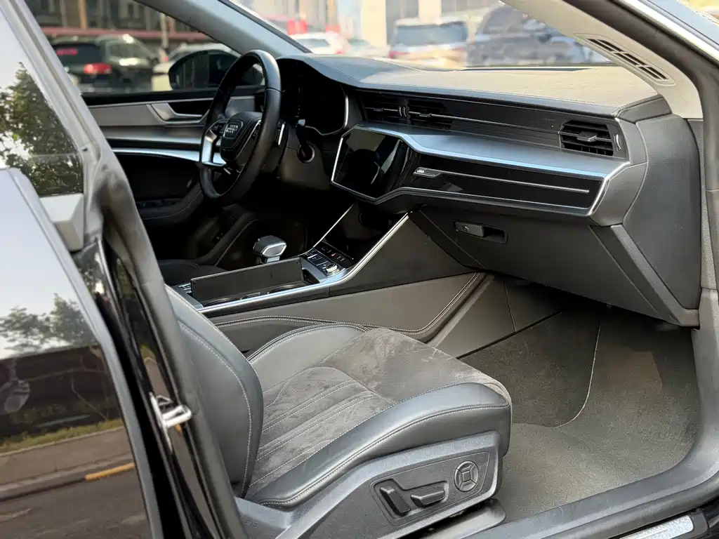 Audi A7L 2024 — фото 8