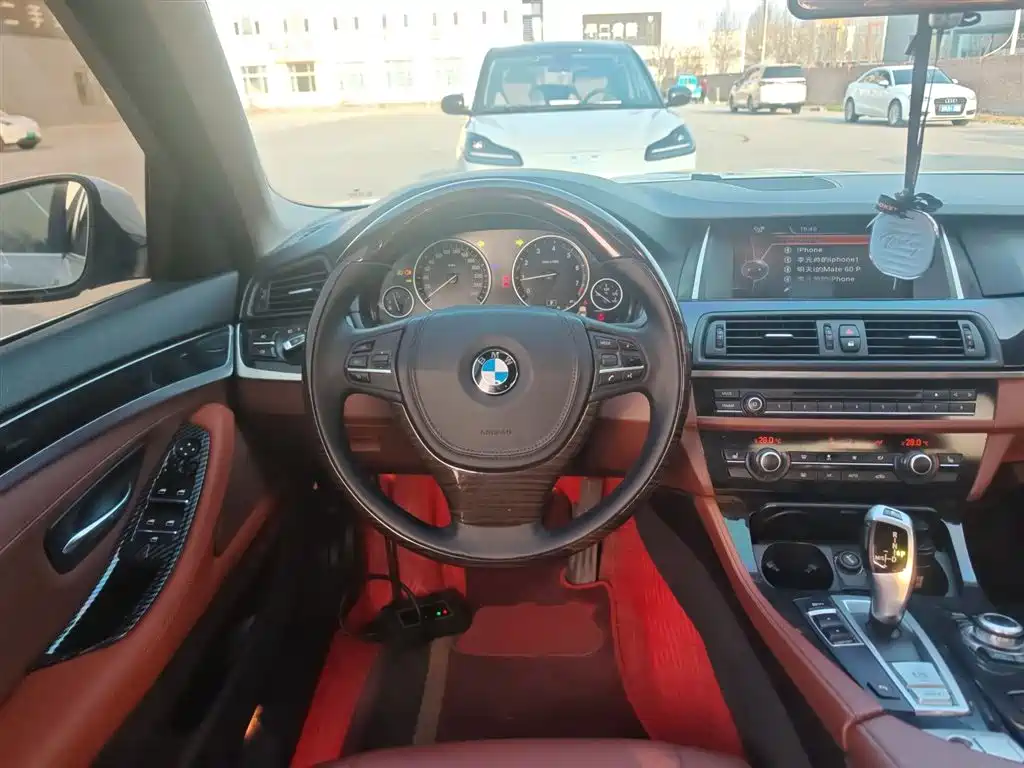 BMW 5 Series 2015 — фото 11