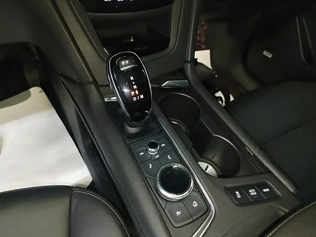 Cadillac XT6 2021 — фото 14