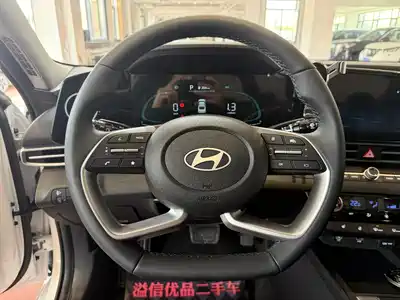 Hyundai Elantra 2023