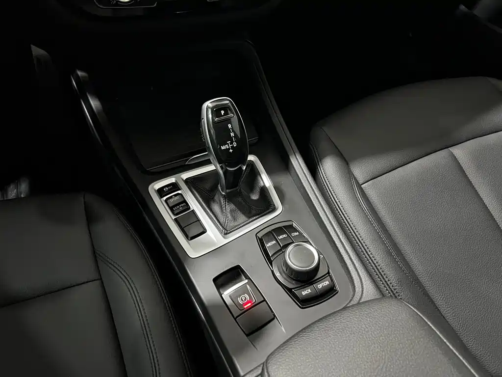 BMW 1 Series 2020 — фото 15