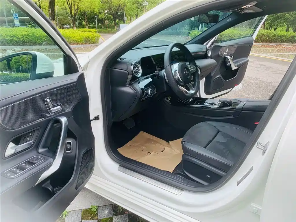 Mercedes-Benz A-Class 2020 — фото 12