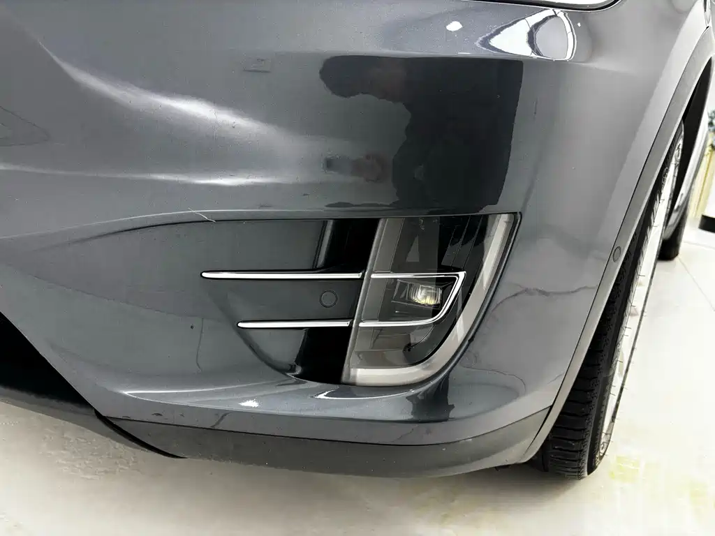 Tesla Model X 2018 — фото 10
