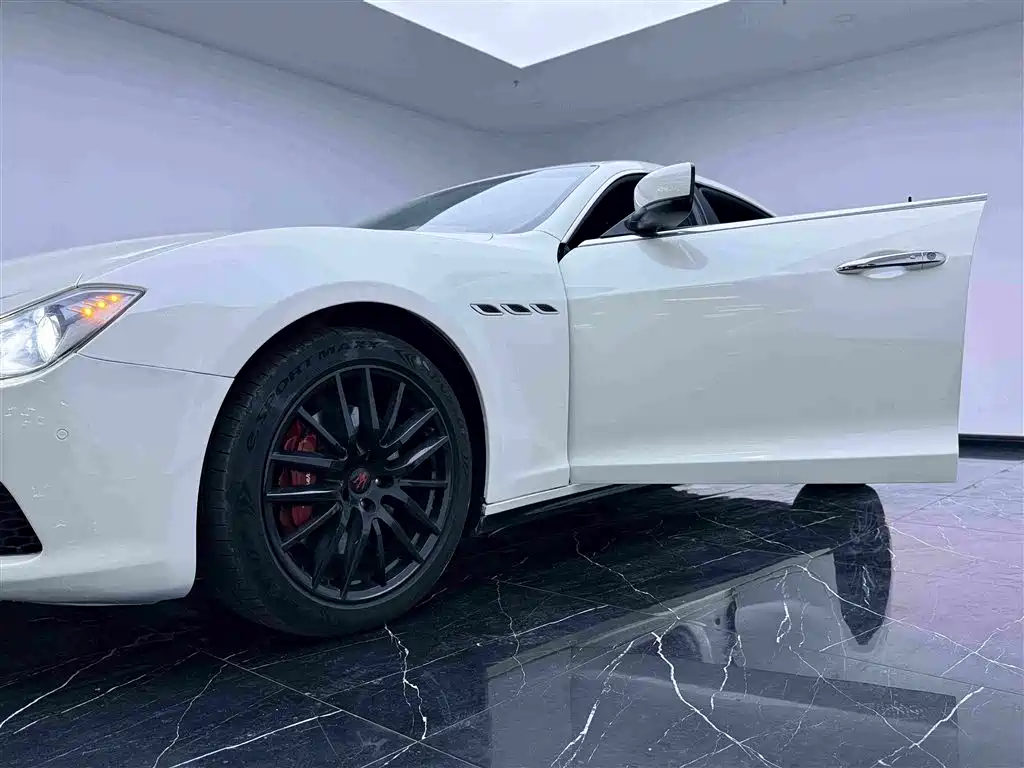 Maserati Ghibli 2015 — фото 6