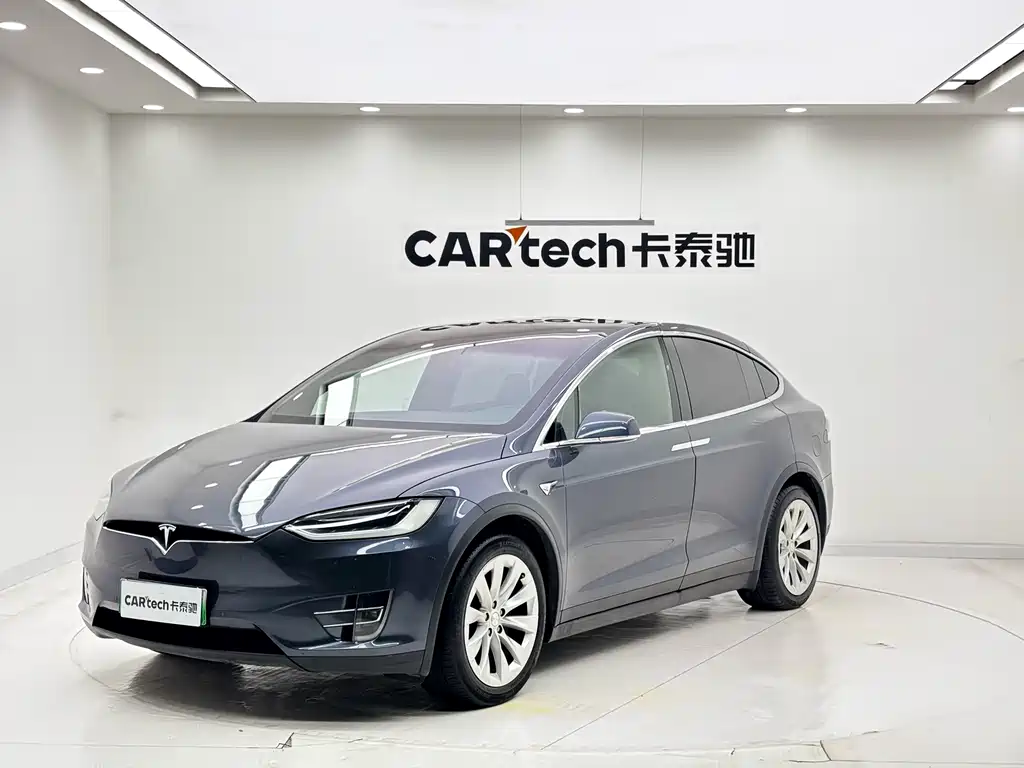 Tesla Model X 2018 — фото 1