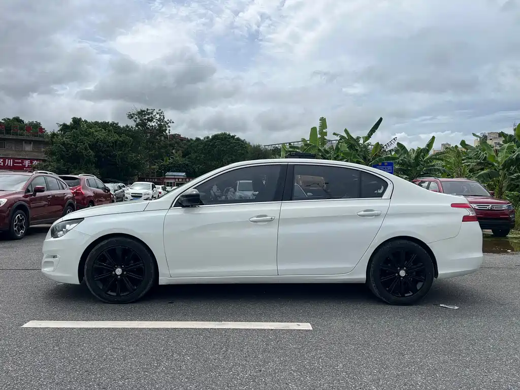 Peugeot 408 2015