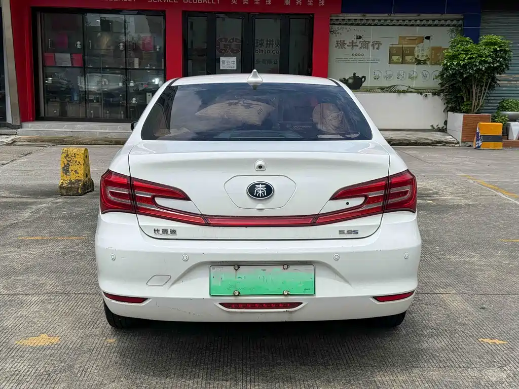 BYD Qin NEV 2018 — фото 9