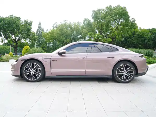 Porsche Taycan 2021