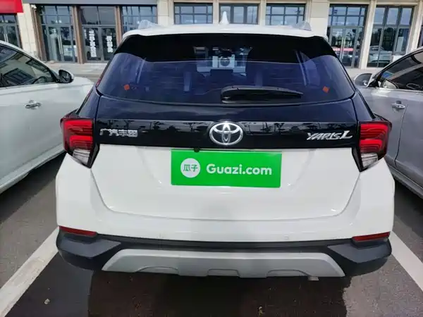 Toyota Yaris L 2023