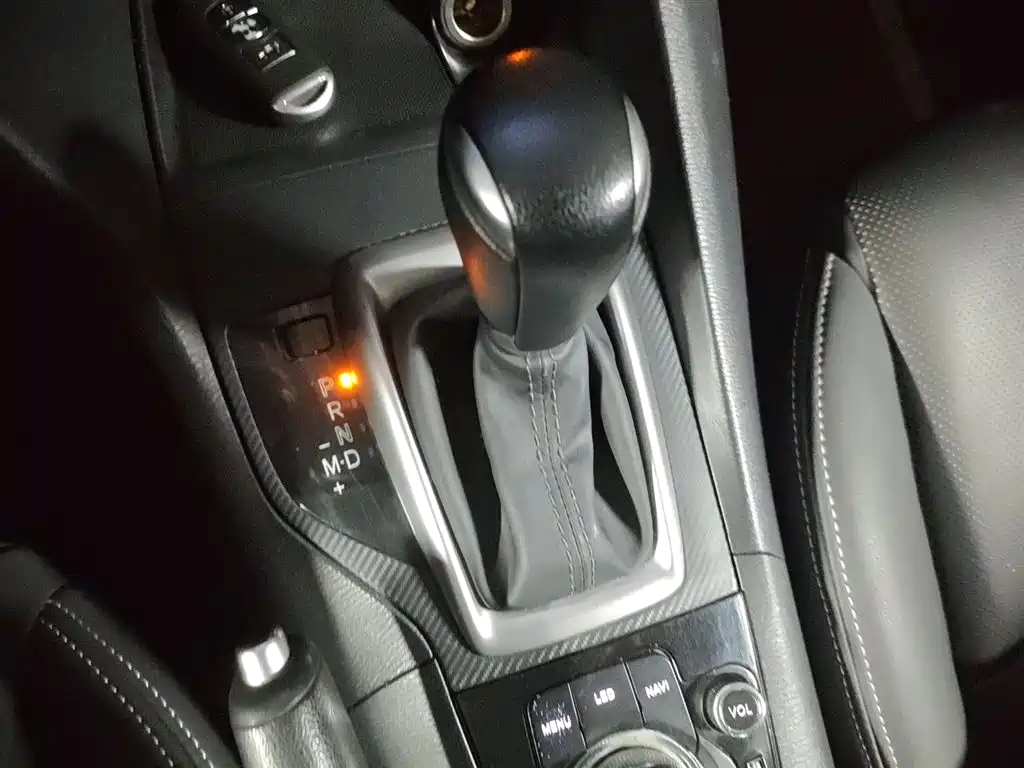 Mazda 3 Axela 2019 — фото 14