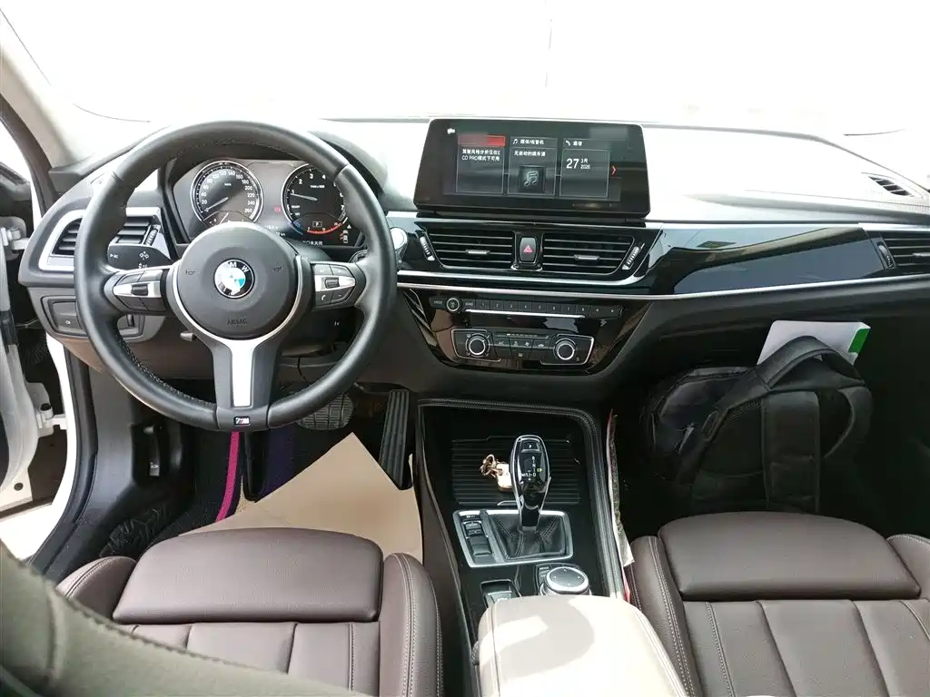 BMW 1 Series 2023 — фото 10