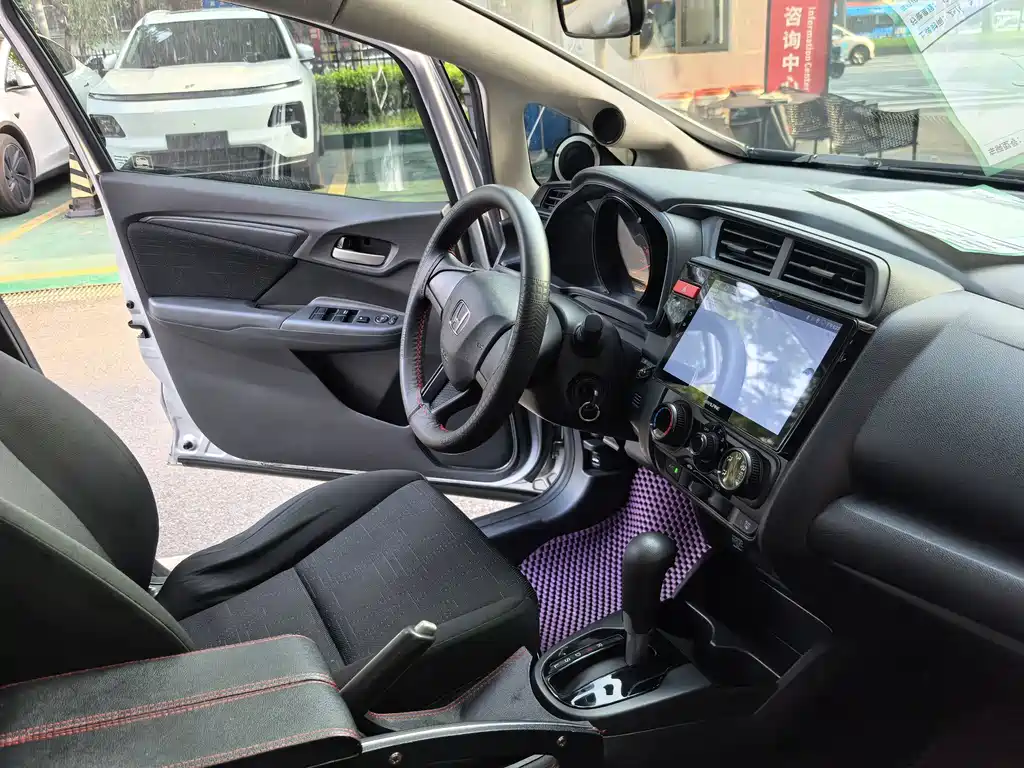 Honda Fit 2016 — фото 16
