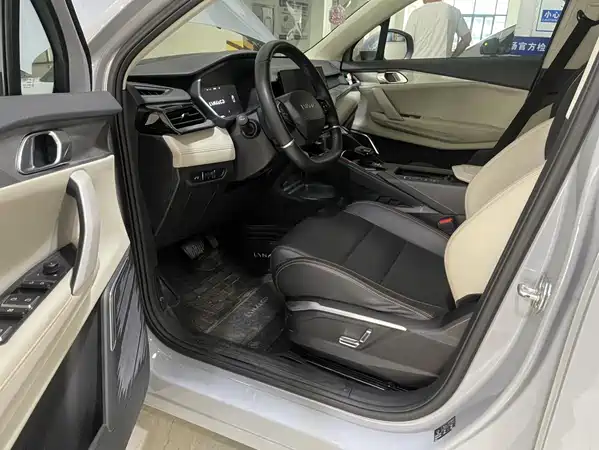 Lynk & Co 06 EM-P 2022