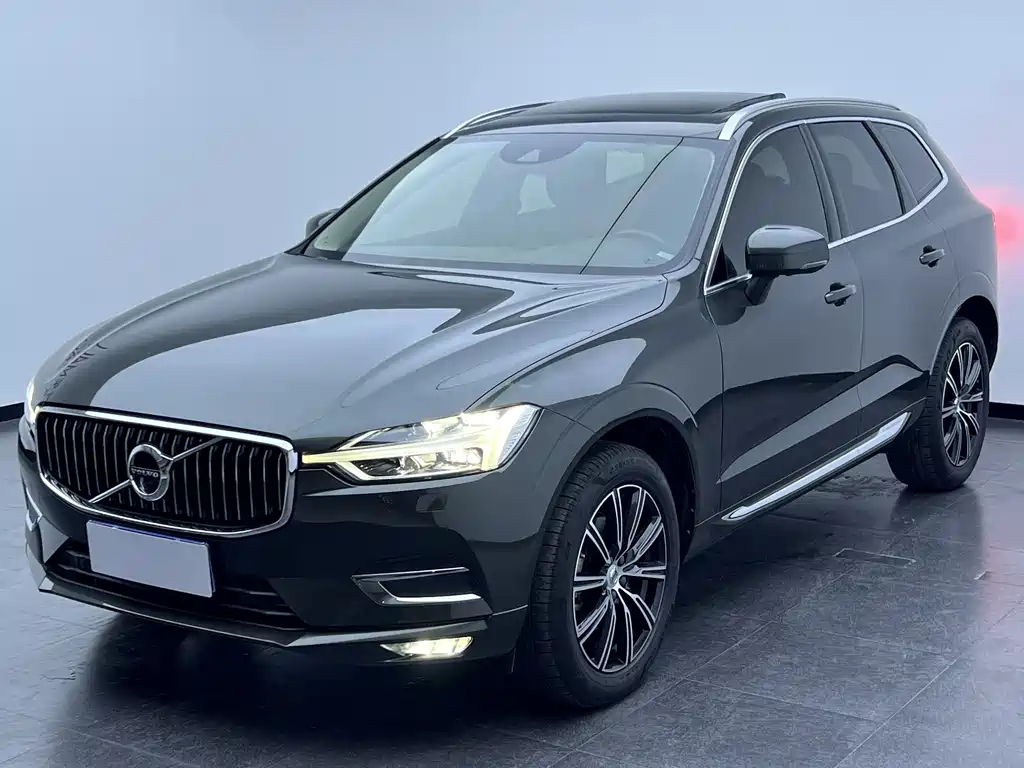 Volvo XC60 2019 — фото 1