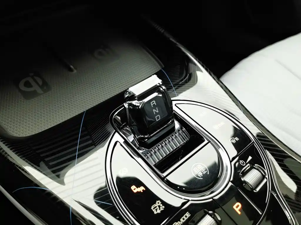 BYD Seal 2024 — фото 13