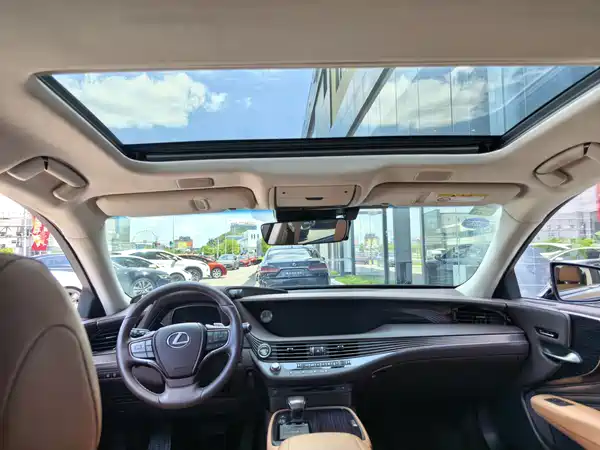 Lexus LS 2019