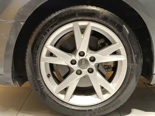 Audi A4L 2018