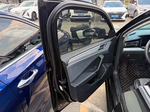 Volkswagen Sagitar 2023