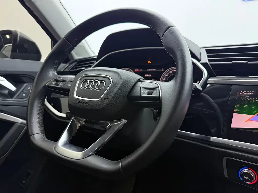 Audi Q3 2022 — фото 13