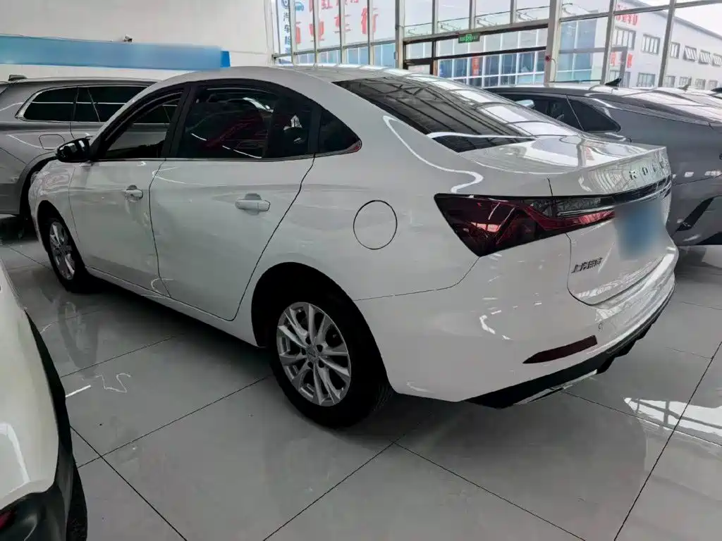 Roewe i5 2025 — фото 10
