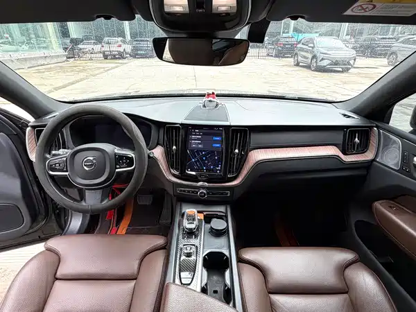 Volvo XC60 2021