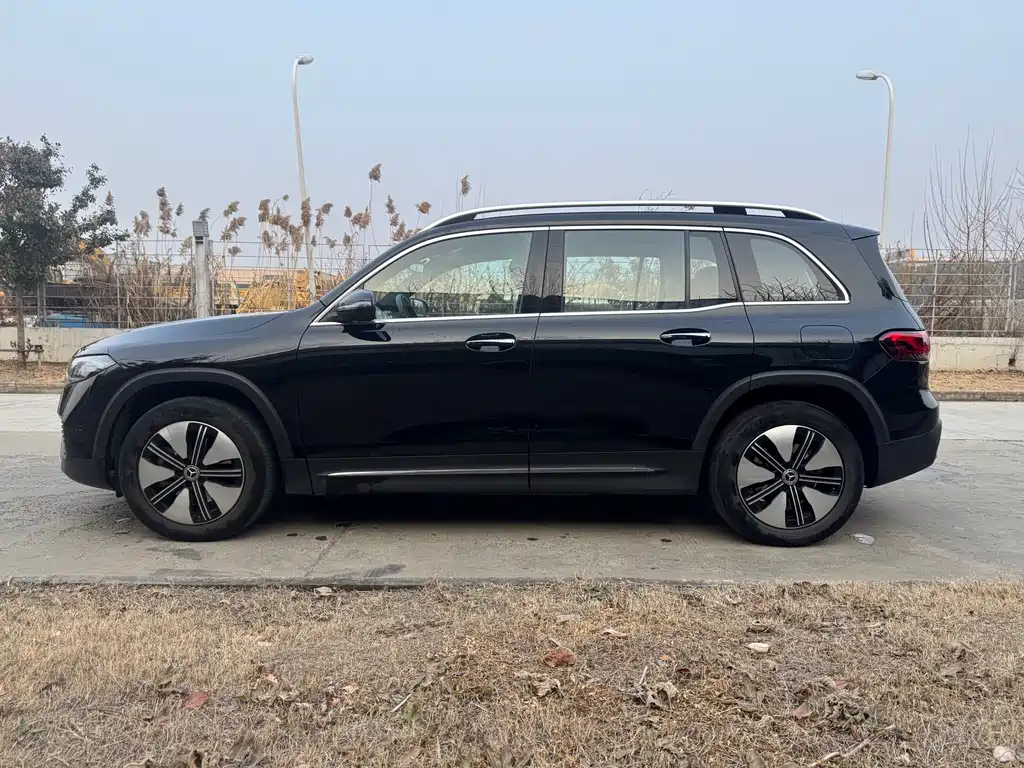 Mercedes-Benz EQB 2024