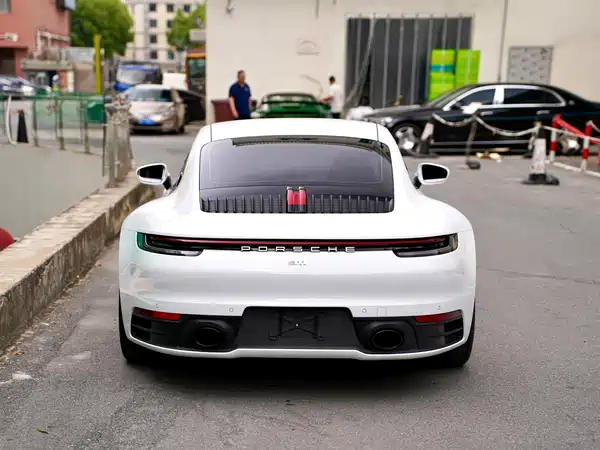 Porsche 911 2023