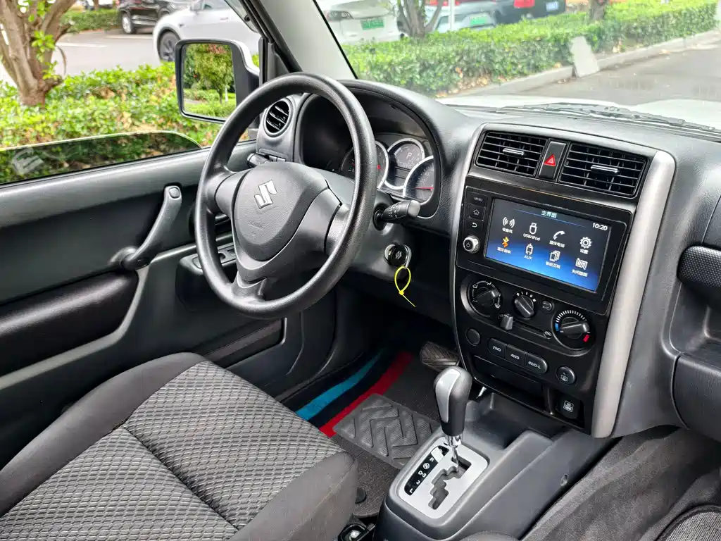 Suzuki Jimny 2018 — фото 12