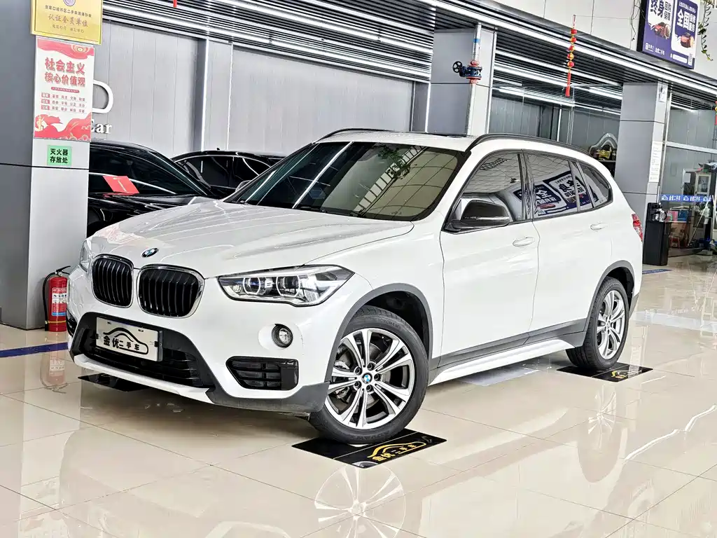 BMW X1 2018 — фото 1