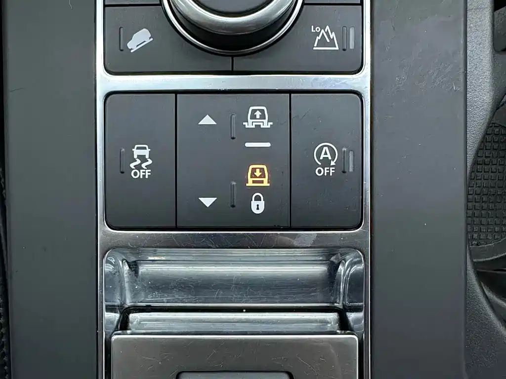 Land Rover Discovery 2020 — фото 16