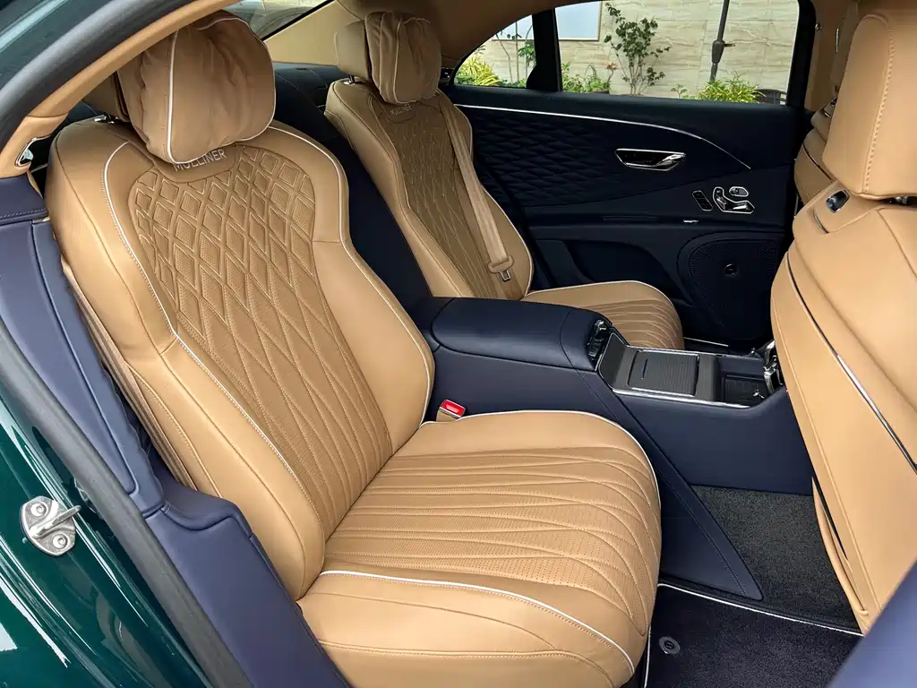 Bentley Flying Spur 2023 — фото 7