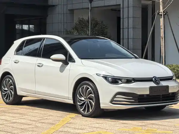 Volkswagen Golf 2023