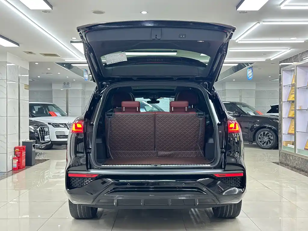 Audi Q6 2024 — фото 25