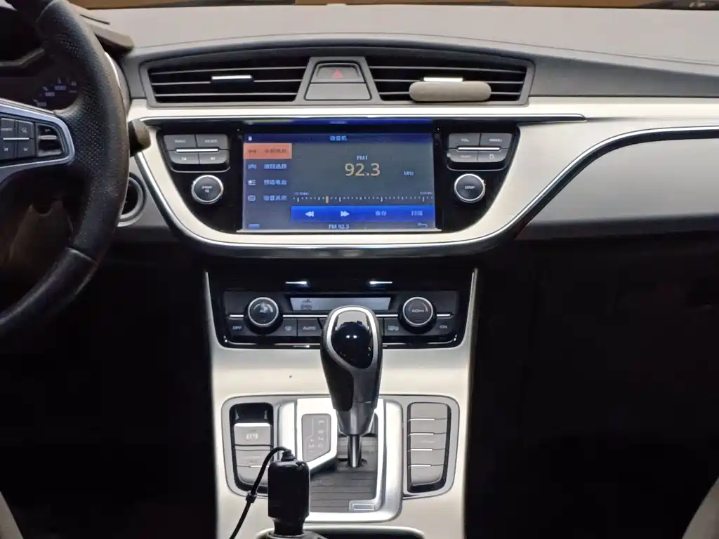 Geely Emgrand GL 2017 — фото 18