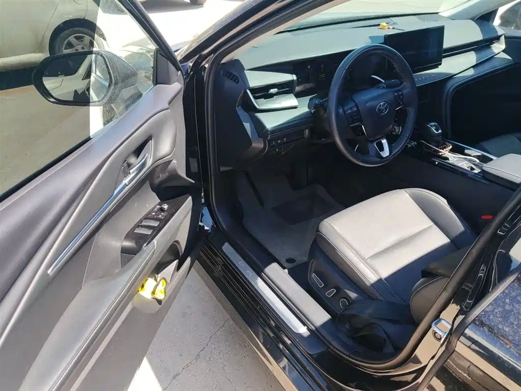 Toyota Camry 2024 — фото 13