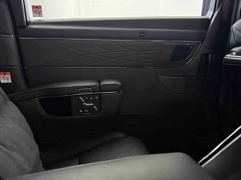 Toyota Vellfire 2025 — фото 28