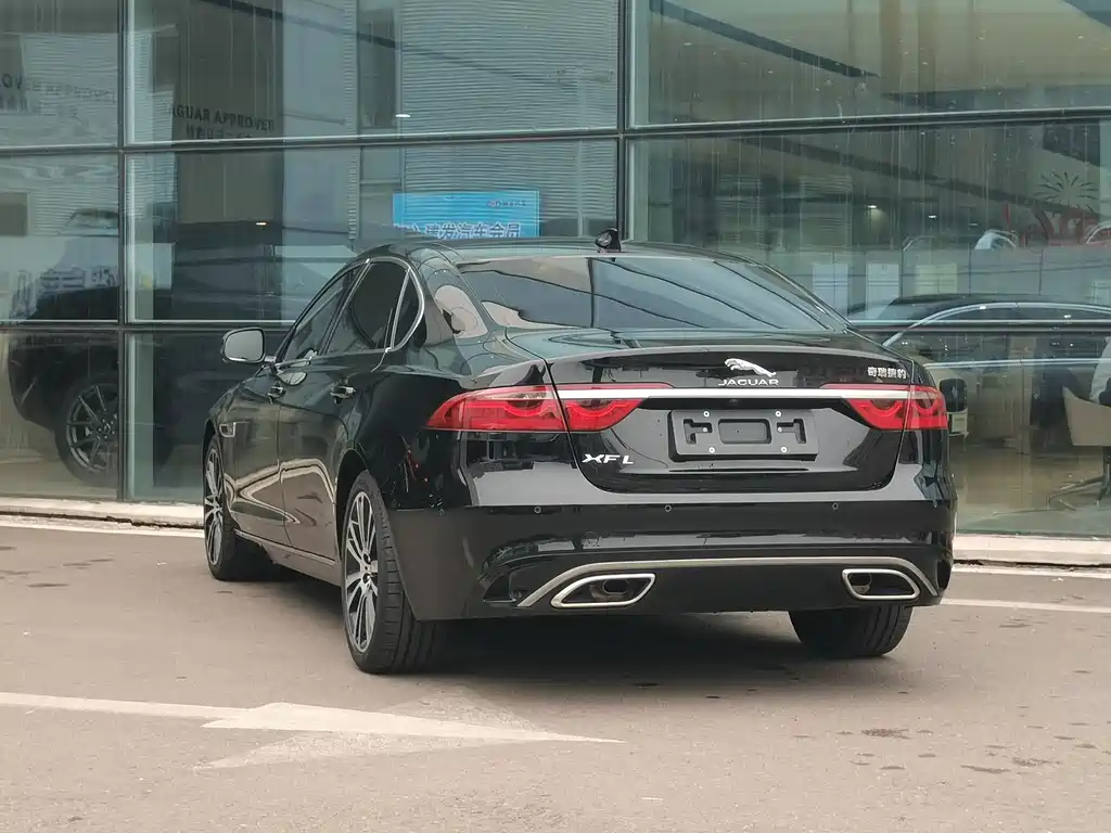 Jaguar XFL 2025 — фото 20