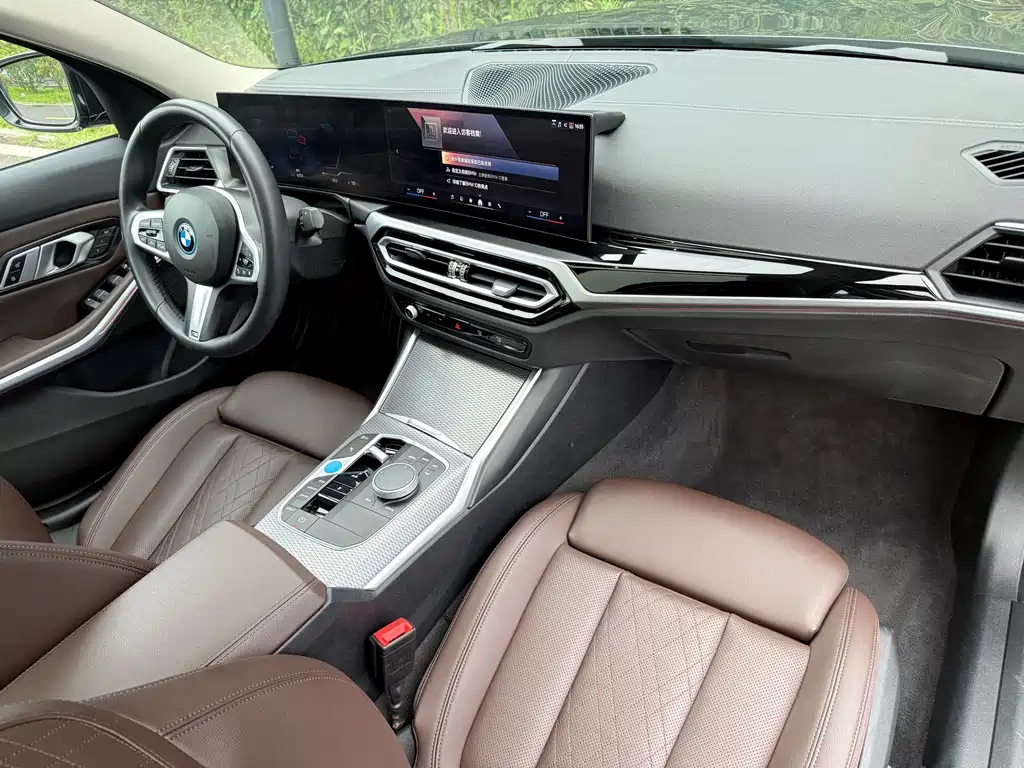 BMW i3 2024 — фото 11