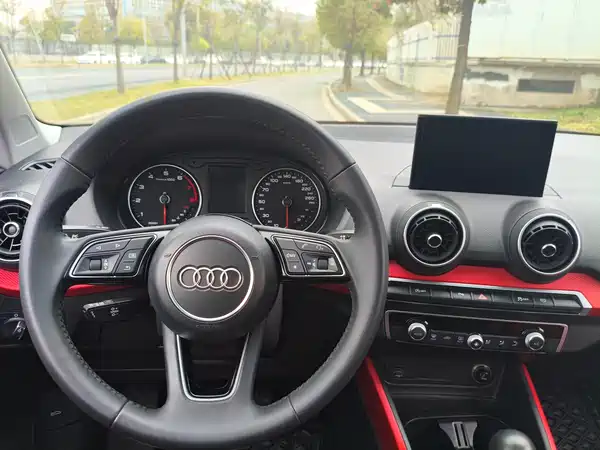 Audi Q2L 2018