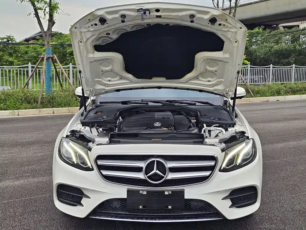 Mercedes-Benz E-Class 2019 — фото 12