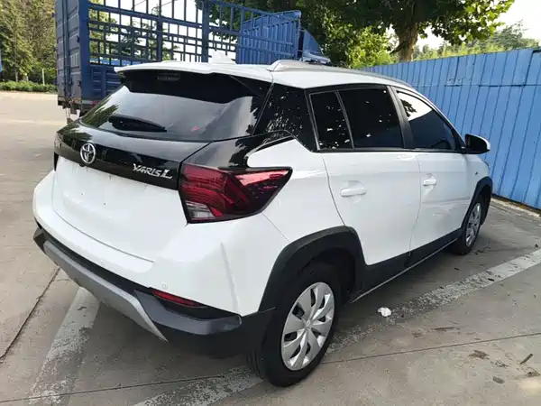 Toyota Yaris L 2022
