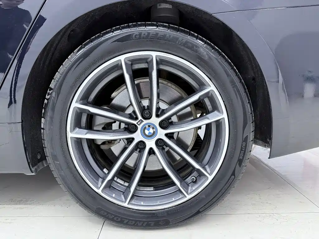 BMW 5 Series New Energy 2023 — фото 17