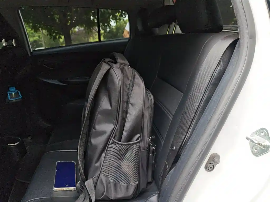 Toyota Yaris L 2016 — фото 13