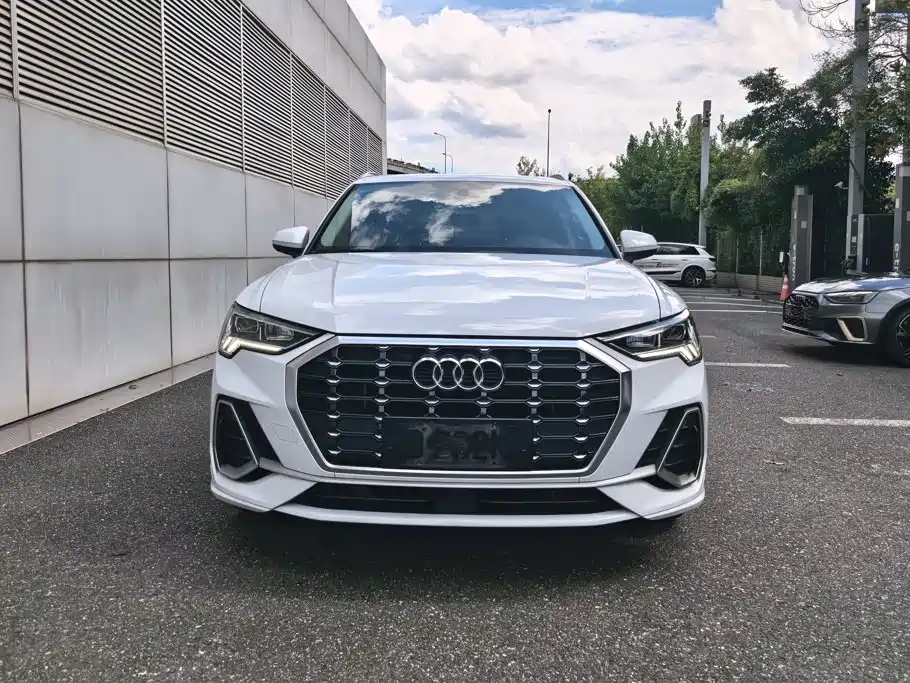 Audi Q3 2020 — фото 2