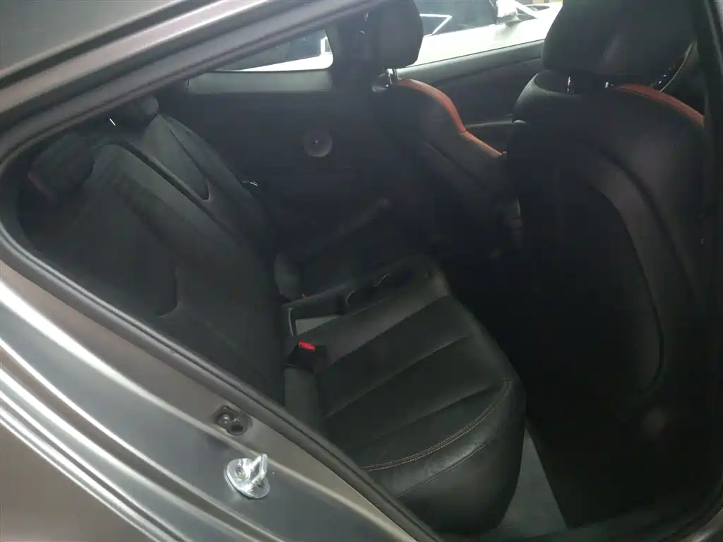 Hyundai Veloster 2017 — фото 17