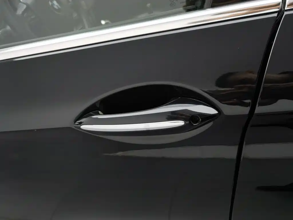BMW 5 Series 2015 — фото 18