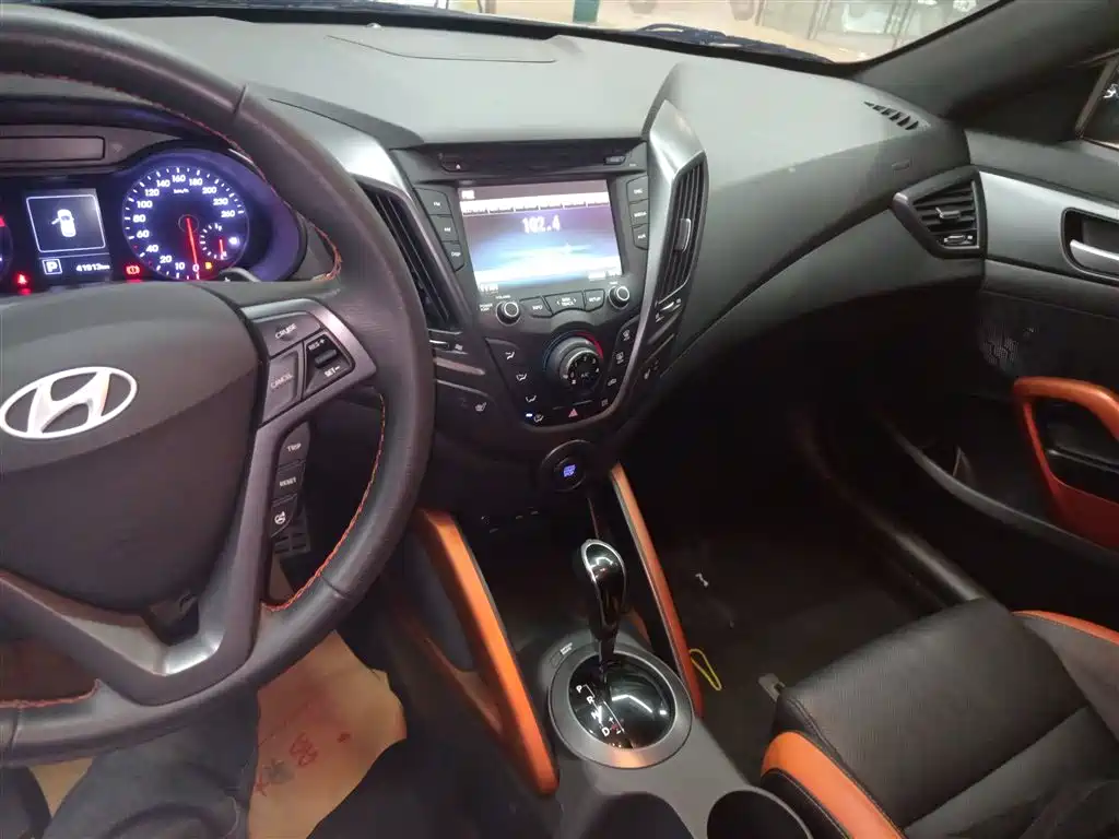 Hyundai Veloster 2017 — фото 13