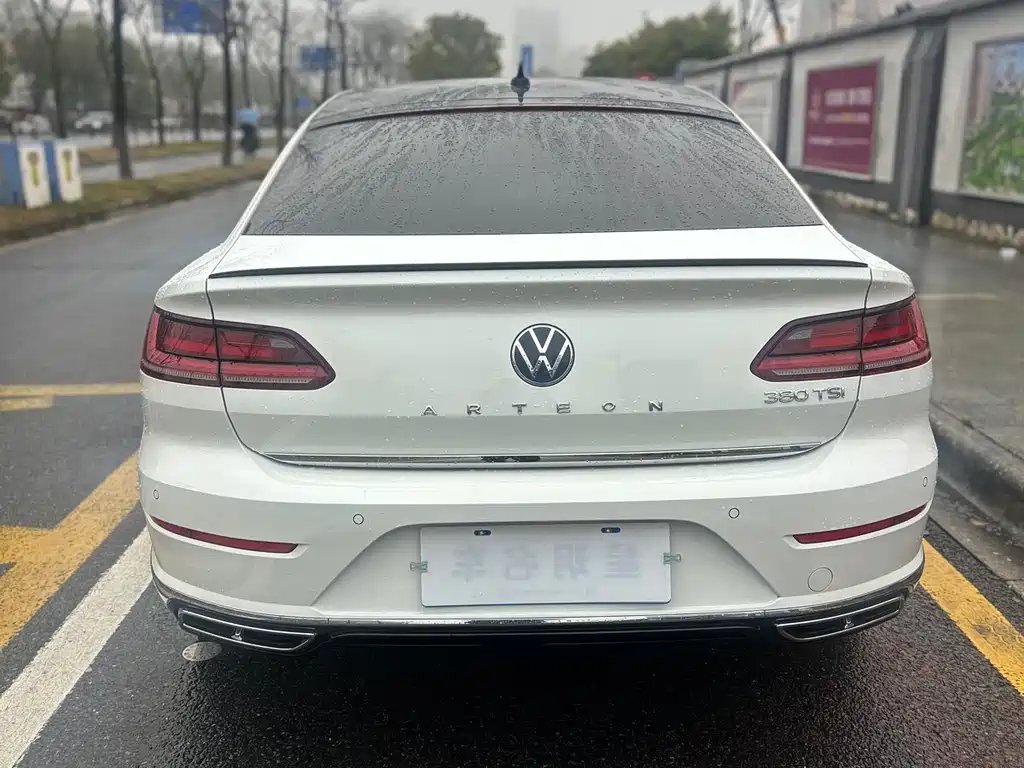 Volkswagen CC 2023 — фото 13